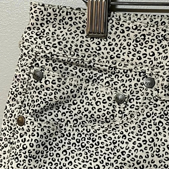 Roxy Cheetah Print Denim  Cut-Off Shorts - Picture 7 of 16